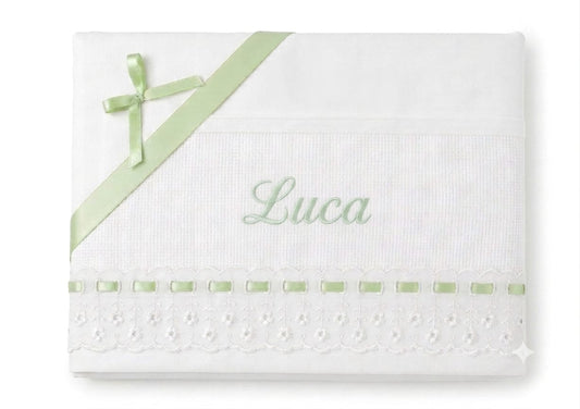 Little Bird - Lenzuolino Verde Pizzo San Gallo Personalizzabile con Nome - Cotone 100% - Carrozzina o Culla Neonato - Regalo Nascita