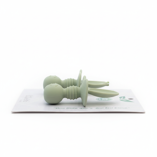 Set posate svezzamento verdi prospettiva laterale con packaging Little Bird