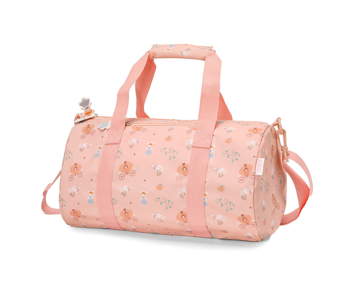 Borsa Sportiva Mouse Fairies Tutete - vista 3/4 laterale rosa cipria con pattern all-over topolina Cenerentola fata madrina carrozze zucca, due manici, tracolla e tiretto decorativo topolina silicone