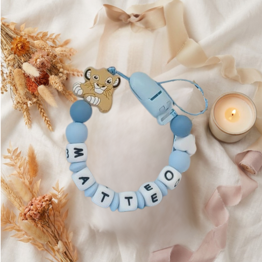 Little Bird - Set Regalo Nascita Bimbo Simba con Bavetta Celeste, Portaciuccio, Massaggiagengive