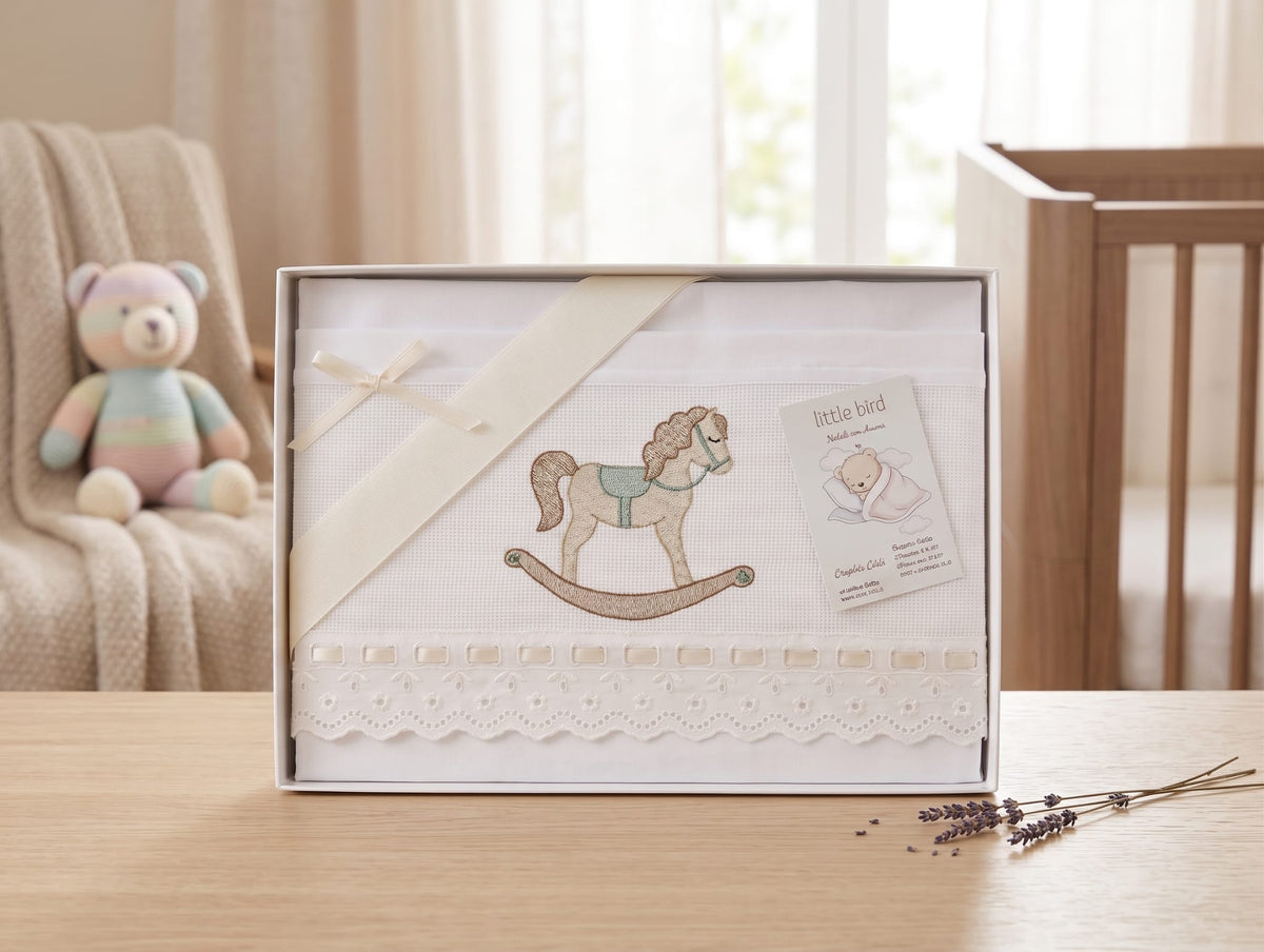 Little Bird - Drap Housse Bébé Canards sur Arc-en-ciel Personnalisable avec Prénom - 100% Coton - Landau Bébé - Cadeau de Naissance