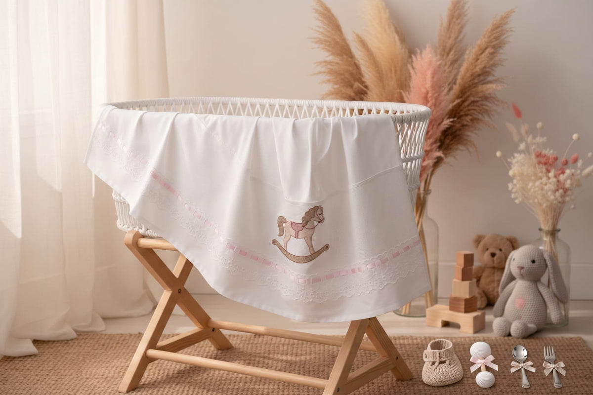 Little Bird - Lenzuolino Cavalluccio a Dondolo Rosa Personalizzabile con Nome - Cotone 100% - Bordo Rosa - Carrozzina e Culla