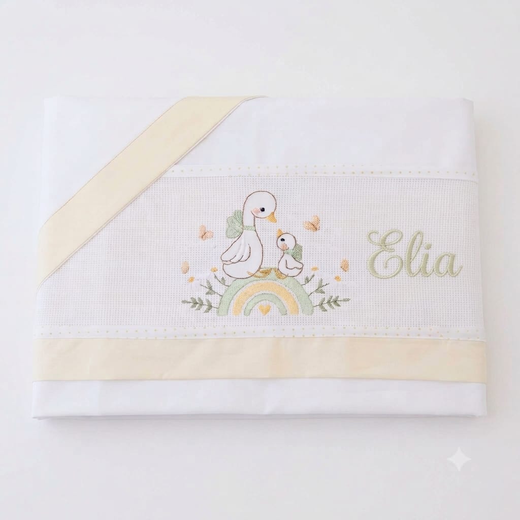 Little Bird - Drap Housse Bébé Canards sur Arc-en-ciel Personnalisable avec Prénom - 100% Coton - Landau Bébé - Cadeau de Naissance