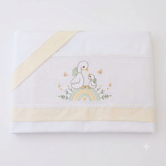 Little Bird - Drap Housse Bébé Canards sur Arc-en-ciel Personnalisable avec Prénom - 100% Coton - Landau Bébé - Cadeau de Naissance