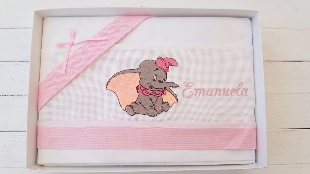 Little Bird - Drap housse Dumbo Fille Personnalisable avec Prénom - 100% Coton - Landau Bébé - Cadeau Naissance