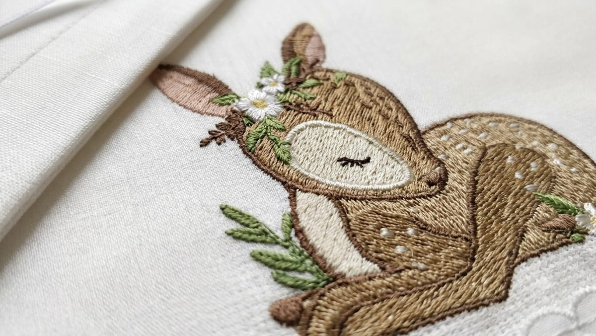 Little Bird - Drap-housse Bambi Personnalisable avec Prénom - 100% Coton - Landau Bébé - Cadeau de Naissance
