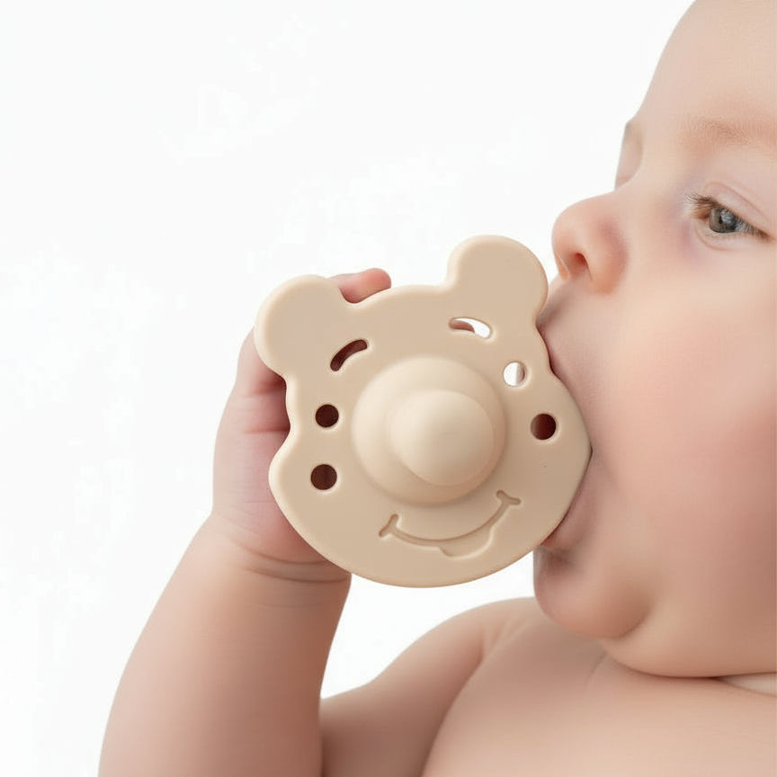 Ciuccio Tutto Silicone a Tema Orsetto – 100% Sicuro, BPA Free – Conforme Normative UE
