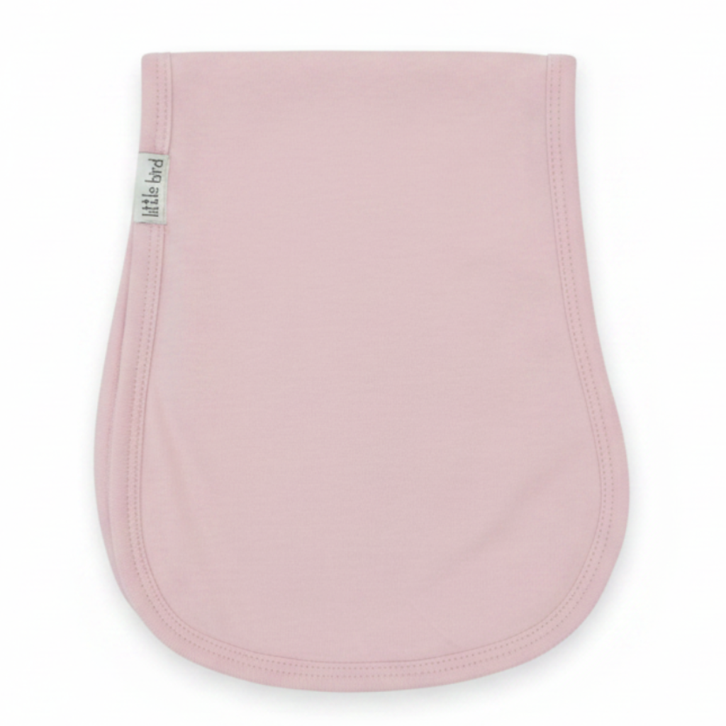 Telospalla rosa antico piegato su sfondo bianco