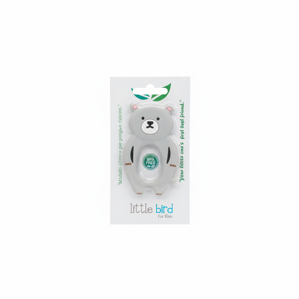 Massaggiagengive a forma di orsetto grigio con packaging Little Bird su sfondo bianco