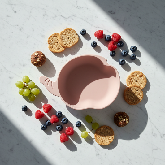 Flat lay ciotola elefante rose pink con frutta fresca