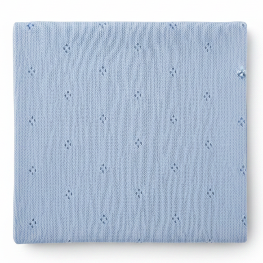Copertina Traforata Rombi Celeste sfondo bianco