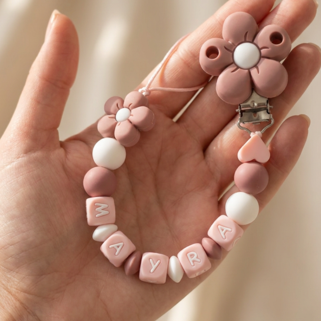 Little Bird- Portaciuccio Fiore Rosa Antico personalizzato con nome - 100% BPA free - Regalo Nascita