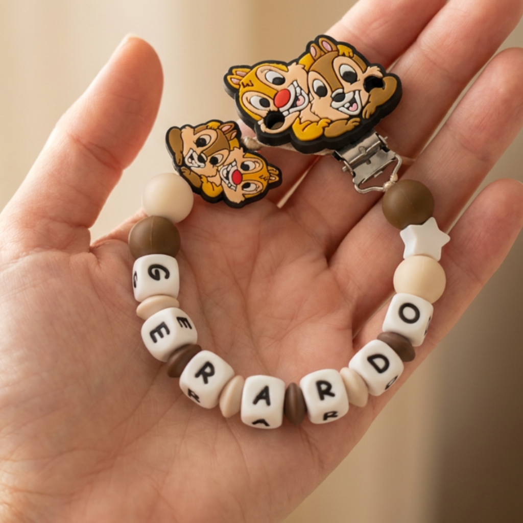 Little Bird- Portaciuccio Cip e Ciop personalizzato con nome - 100% BPA free - Regalo Nascita