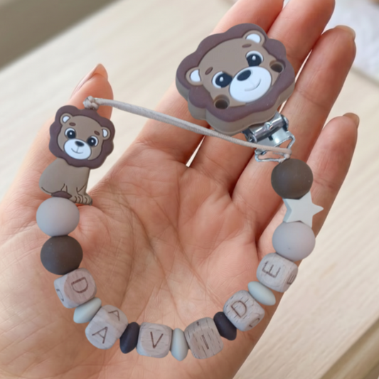Little Bird- Portaciuccio Leoncino personalizzato con nome - 100% BPA free - Regalo Nascita