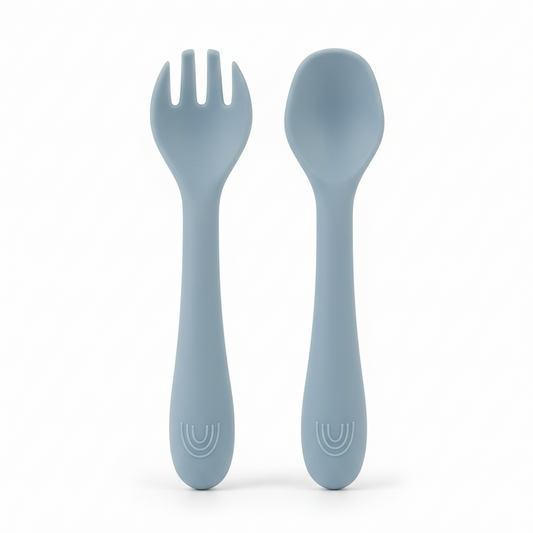 Posate dusty blue verticale sfondo bianco